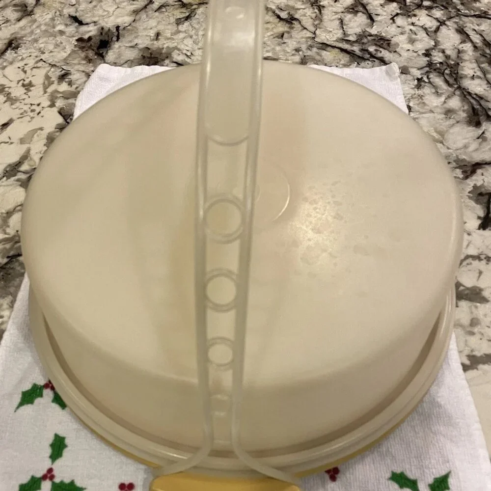 Tupperware 10